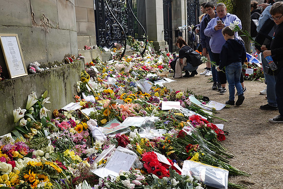 Flowers at Holyrood Palace at death of Queen